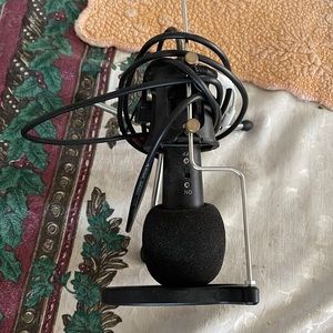 Black mic